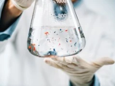Odkryli niepokojący skutek nanoplastiku. Chodzi o wodę pitną