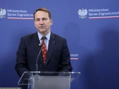 Tak Polacy oceniają Sikorskiego. Najnowszy sondaż