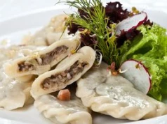 Ruskie i z mięsem pójdą w odstawkę. Pierogi z wiejskim farszem to odkrycie