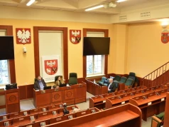 Ile zarobili rządzący województwem