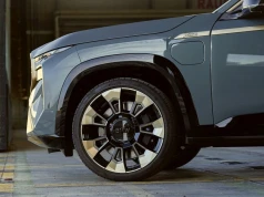 BMW za niemal 700 tys. zł ma problem. Właściciele opisują kosztowne pęknięcia