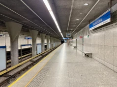 Metro znowu ma problemy. Trzy stacje wyłączone z ruchu. Poszło o... wózek