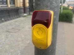 Pieszy naciska przycisk, a zielonego nie ma. Czy one w ogóle działają?