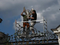 Orzeł powrócił na bramę Uniwersytetu Warszawskiego. "Znów jest w doskonałej formie"