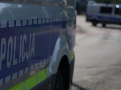 Warszawa. Tragiczny finał interwencji. Media: Uciekał przed policją po elewacji bloku