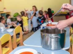 Tym daniem zatruły się przedszkolaki z Małopolski. Ustalenia sanepidu