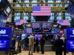 Giełdowe indeksy w USA rosną, ale większość spółek tanieje
