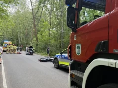 Wypadek na ul. Jesiennej w Jaworznie. Ranny motocyklista zabrany śmigłowcem LPR
