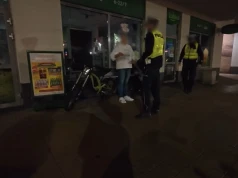 „Zaj**ać Ci w pysk?!” Konfitura został zaatakowany gazem po tym, jak wyciągnął kluczyki z elektrycznego „motocykla"