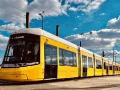Na tory w Berlinie wyjechał wielki tramwaj. W Polsce tak dużych nie mamy