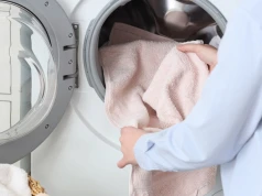Wrzuć do wody z sodą i mocz ręczniki kuchenne. Będą świeżutkie tygodniami