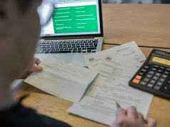 ZUS ostrzega. Te osoby mogą stracić nawet 22 tys. zł. Wszystko przez jeden podpis