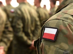 Żołnierz Żandarmerii Wojskowej rozbił auto i zniknął. Po ponad 11 godzinach sam zgłosił się na policję