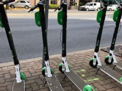 Illinois chce zakazać jazdy hulajnogami i rowerami elektrycznymi po chodnikach. Ustawa czeka na podpis gubernatora