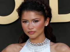 Biały cień wraca na salony. Zendaya wskrzesiła zapomniany trend. Daje efekt wypoczętej twarzy