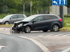 Zderzenie Kii i Opla na rondzie im. Mohyły. Policjanci ustalają okoliczności
