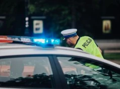 Jechał pijany, miał dwa zakazy. Prokurator zwolnił go z aresztu