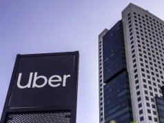 Uber uruchamia na Lotnisku Chopina kioski do zamawiania przejazdów