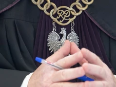 Twarze policjantów na Facebooku. Sąd: To przestępstwo