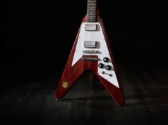 Gibson odtwarza ikonę hard rocka – powrót Flying V Medallion z 1971 roku