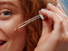 Kosztuje 18 zł i robi baby face. To serum bosko ujędrnia! Pachnie wiśniami