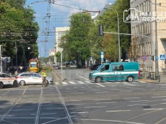 Walizka niewiadomego pochodzenia zostawiona na schodach pod MON-em. Żandarmeria Wojskowa dokonała sprawdzenia pirotechnicznego. Na czas akcji wyznaczono strefę bezpieczeństwa