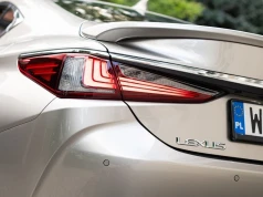 Lexus tnie cenę limuzyny w Polsce. Zostało 199 900 zł za ostatnie sztuki