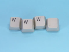 Pół internetu znów z problemami. Awaria goni awarię