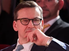 PiS z ledwo 17,7 proc. i 6 partii w Sejmie. Ależ ta nowa partia Morawieckiego namiesza
