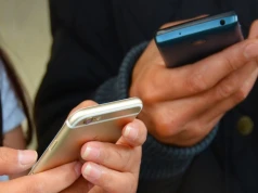 Francja zakazuje mediów społecznościowych dzieciom poniżej 15. roku życia