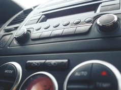 „25 lipca ruszają kontrole abonamentu RTV”. Zasłoń radio w samochodzie