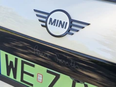 Otwieram auto, a ono wyświetla mi "Hello". Nowe MINI Paul Smith Edition wjeżdża do Polski