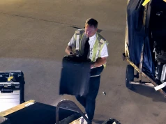 Kapitan zamiast czekać, chwycił za walizki. Nagranie z Atlanty podbija internet (WIDEO)