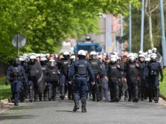 Płacą 7442 zł na rękę plus 1800 zł na mieszkanie. Do tego wiele dodatków