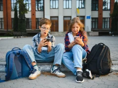 Francja wprowadziła zakaz social media dla dzieci. To pierwsze takie prawo w Europie