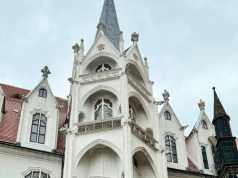 Zamek, który pamięta rok 929. Leży niedaleko polskiej granicy