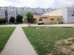 Zatrzymano kobietę, która uderzyła dzieci z Ukrainy na placu zabaw w Legnicy. 26-letnia Karolina O. przyznała się do winy.