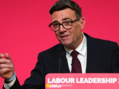 Andy Burnham wyciąga rękę do wyborców Farage’a. Siedem kroków, które mają pomóc mu odzyskać prawicowych wyborców