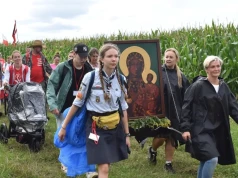 Ruszają piesze pielgrzymki na Jasną Górę. Jak przygotować organizm i co spakować do apteczki?