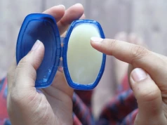 Smaruję wazeliną 3 miejsca na ciele. Perfumy trzymają się przez cały dzień