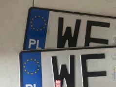 To nie żart. Będziemy mieli tablice rejestracyjne XD, VW, AK i MO. Zgadniesz w których miastach?