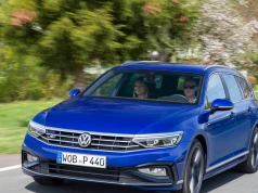 Pięć najlepszych używanych aut na długie trasy. Jest Passat, ale też Toyota