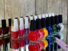 Lata 90. wracają na paznokcie. Kobiety oszalały na punkcie manicure księżnej Diany
