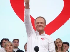 Donald Tusk w 2023 roku był jak akwizytor szczepionki na zło i biedę