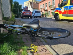 Rowerowy popis 12-latka zakończył się przyjazdem karetki. Ucierpiała 63-latka