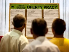 7442 zł wypłaty plus 1800 zł co miesiąc i dodatki. Cała masa dodatków