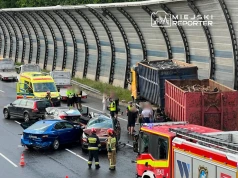 Ciężarówka staranowała 4 osobówki na trasie S8. Ranne dziecko. Trzy pasy są zablokowane