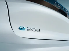 Oto nowy mały Peugeot. Wygląda jak po spotkaniu z lwem