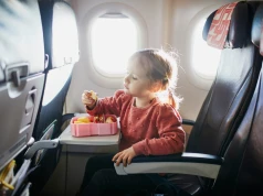 Dramatyczna higiena w samolotach: stewardessy nie myją rąk, matki przewijają dzieci na siedzeniach