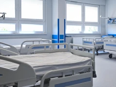 Szpitale powiatowe drżą o przyszłość. "Czujemy się jak muchy zamknięte w słoiku"